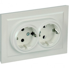 Розетка с/у 2x2P+Е 16A, IP20, в сборе, IEK BRITE [BR-R21-16-K36-F] жемчуг