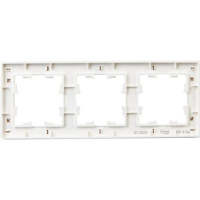 Рамка 3п, IP20, IEK BRITE РУ-3-Бр  [BR-M32-51-K01] белый рифленый