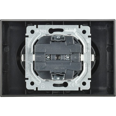 Розетка с/у 2x2P+Е 16A, IP20, в сборе, IEK BRITE [BR-R21-16-K02-F] черный